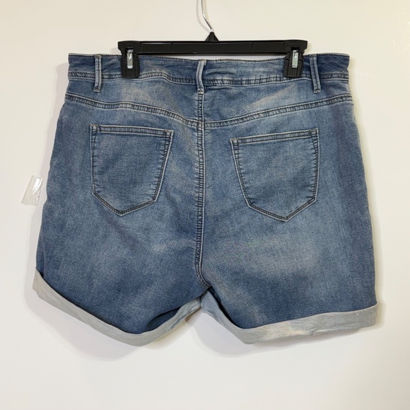 Lane Bryant Blue Jean Cuffed Leg Short Shorts - Picture 8 of 13